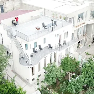 https://upstairs-hotel-tbilisi.alltbilisihotels.com